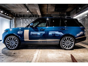 Range Rover SV Golden Edition 4WD - Image 2